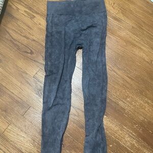 Flirtitude Gray High-waisted Super Stretch Ribbed Leggings